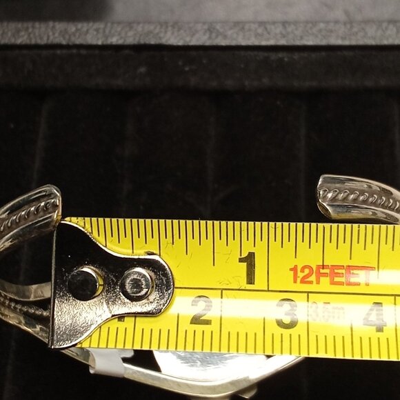 Navajo Handmade Women's Cuff Bracelet Beautiful (Kingman Mined Turquoise) - Picture 7 of 7